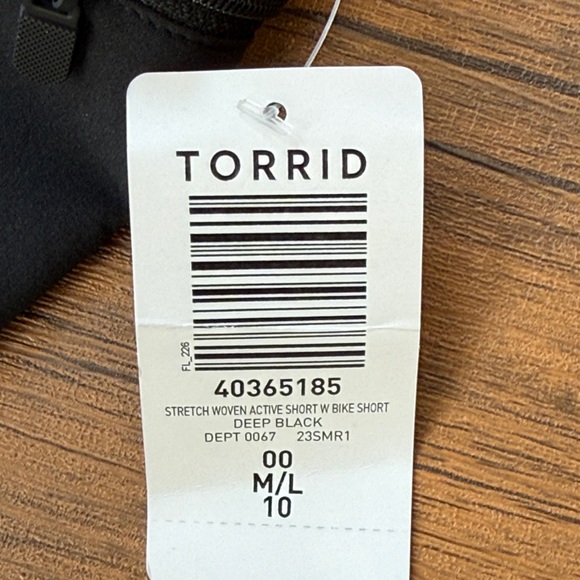 Torrid Active Black Shorts Size 00 (M/L 10) NWT Stretch Woven Bike Short Lined - Picture 3 of 7